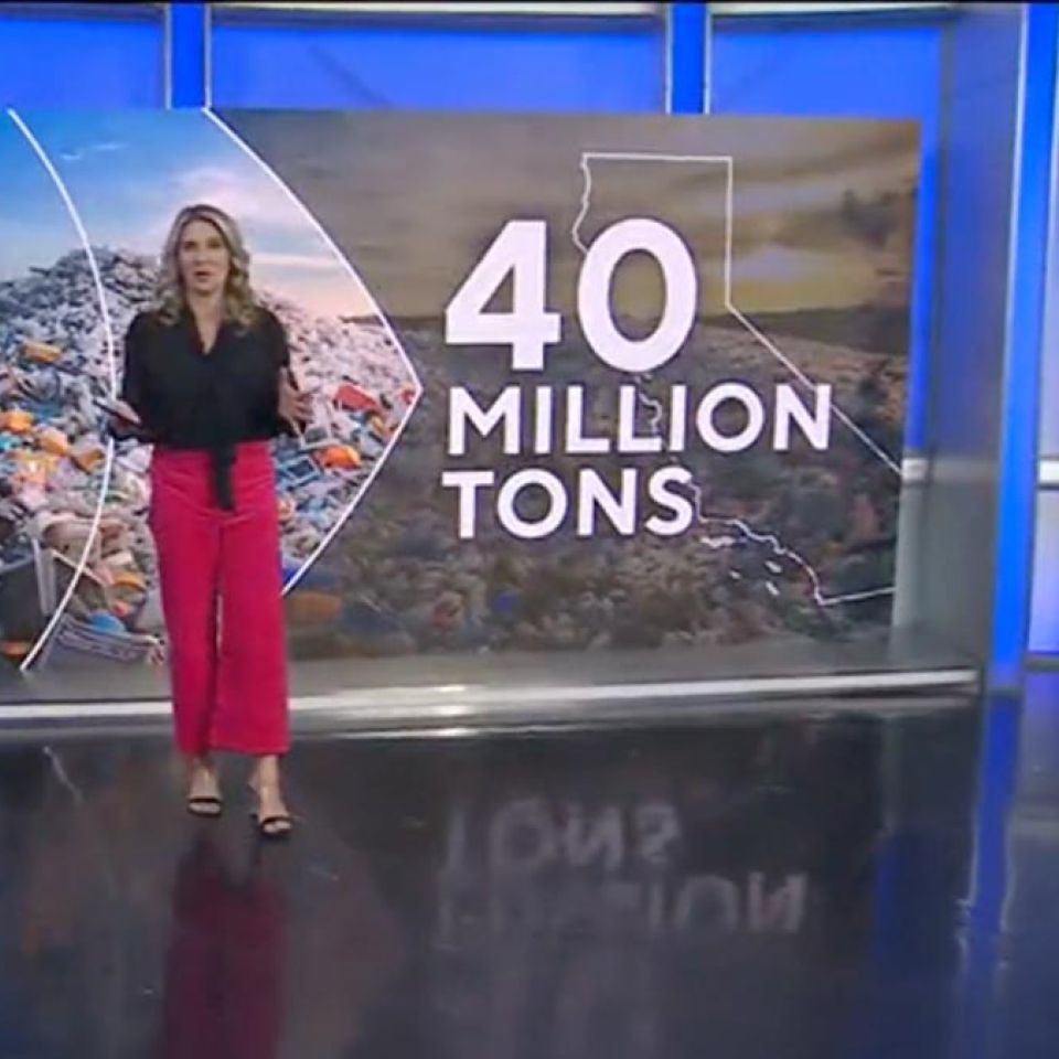 Fixit Clinic on CBS News video footage about fighting climate change by keeping gadgets out of landfills